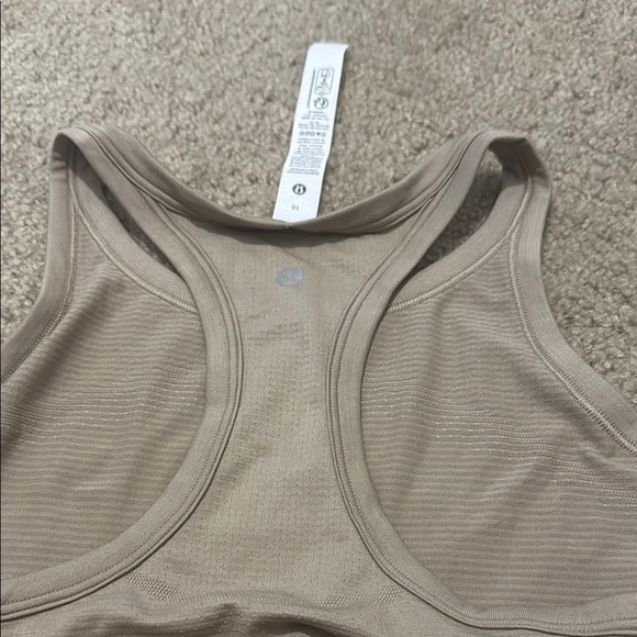 Lululemon Swiftly Tank - Picture 2 of 4